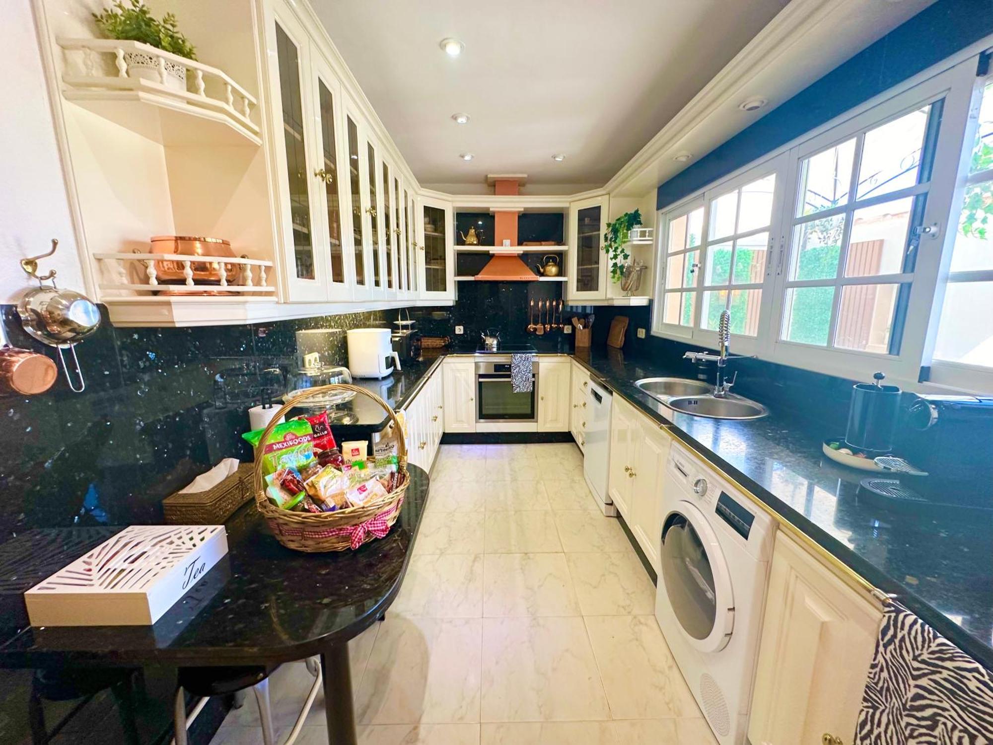 Villa Casacara Marbella Beachside Costabella -Spain المظهر الخارجي الصورة