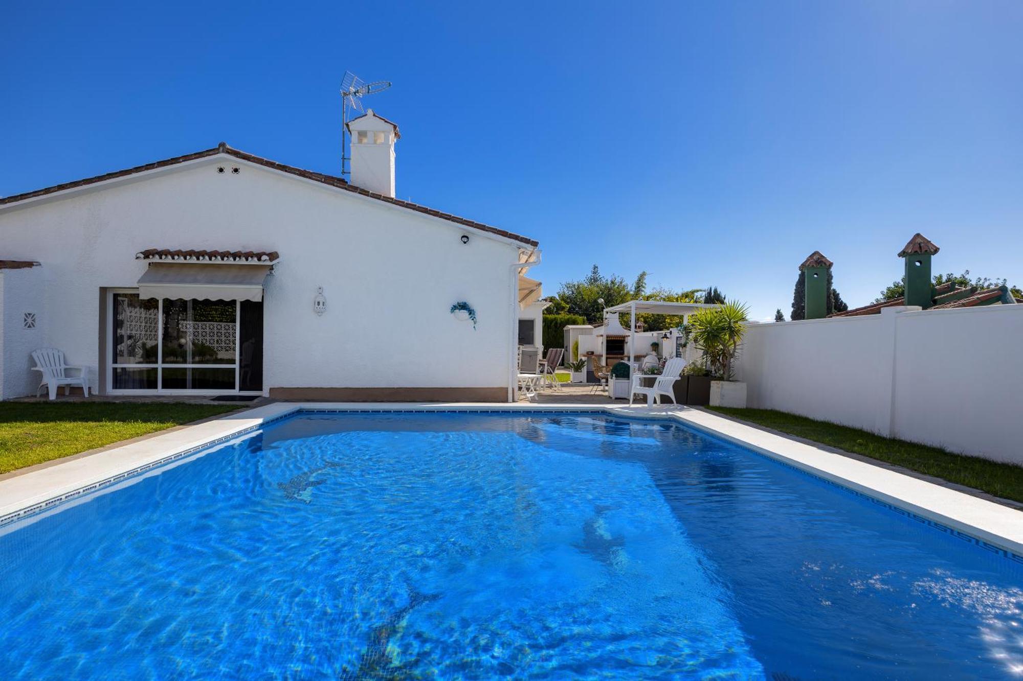Villa Casacara Marbella Beachside Costabella -Spain المظهر الخارجي الصورة
