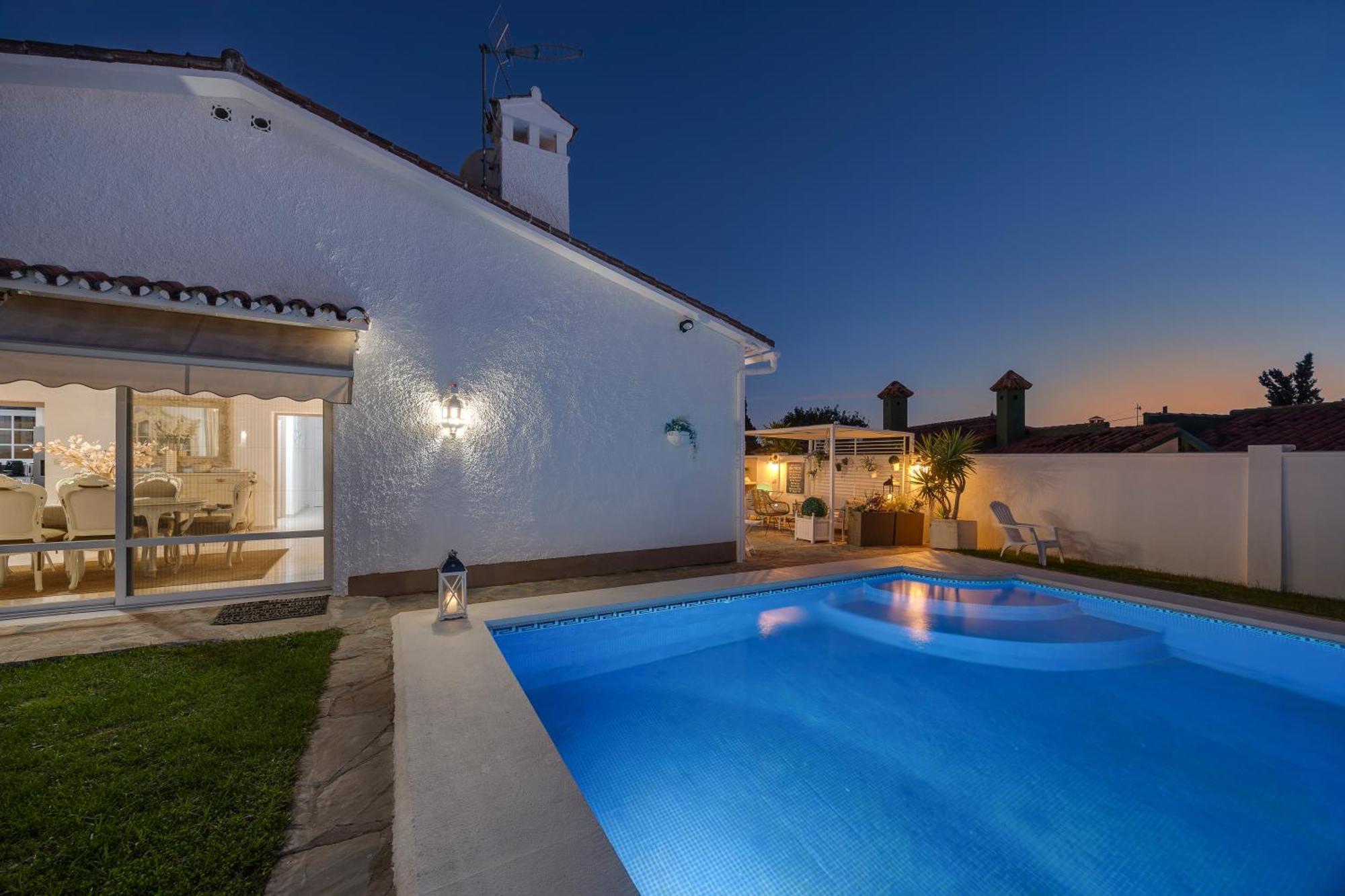 Villa Casacara Marbella Beachside Costabella -Spain المظهر الخارجي الصورة