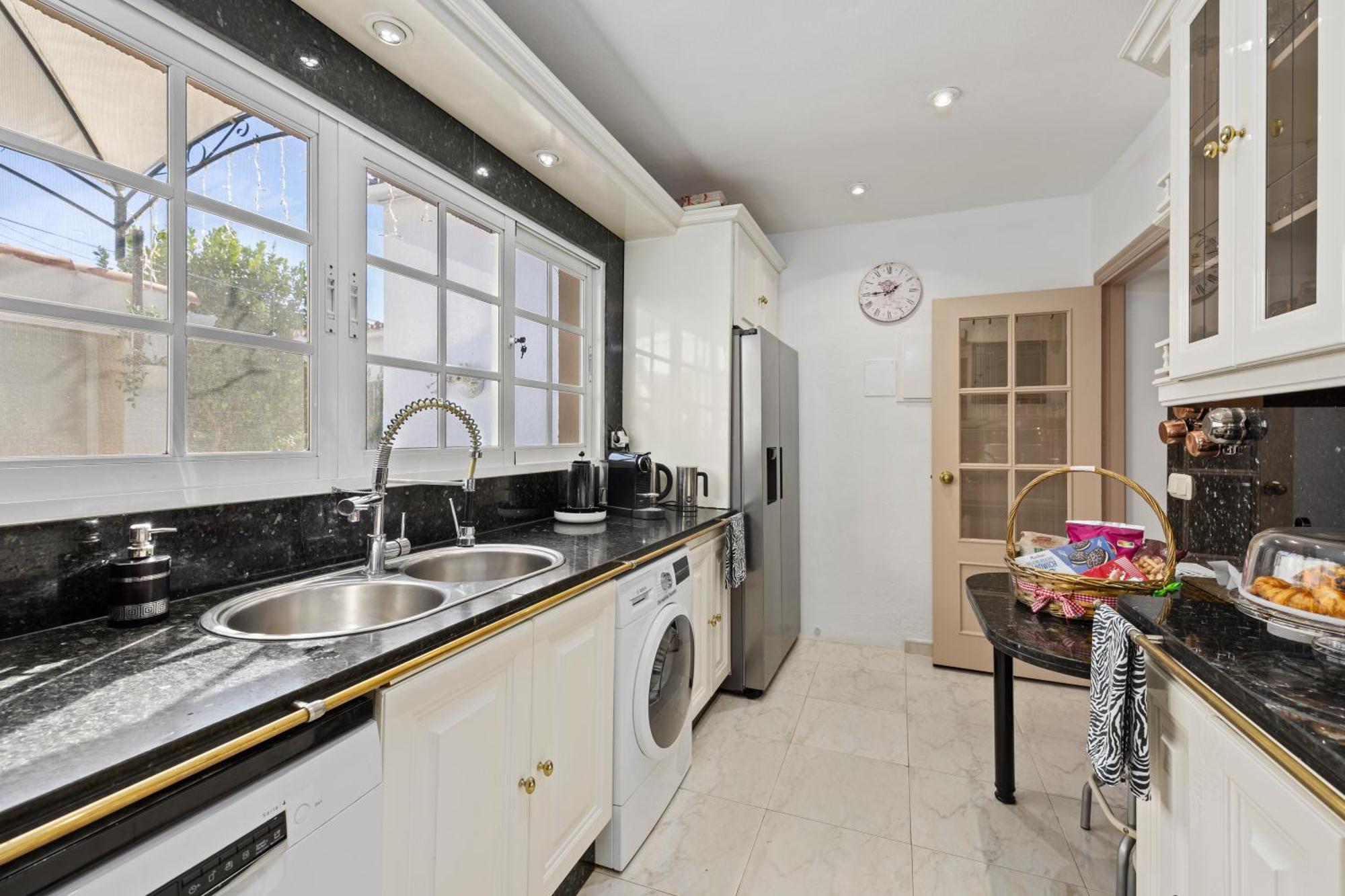 Villa Casacara Marbella Beachside Costabella -Spain المظهر الخارجي الصورة