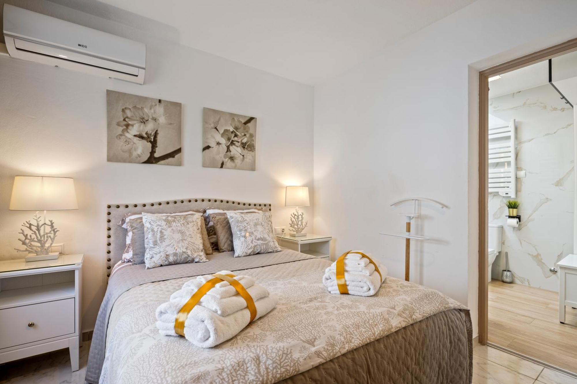 Villa Casacara Marbella Beachside Costabella -Spain المظهر الخارجي الصورة